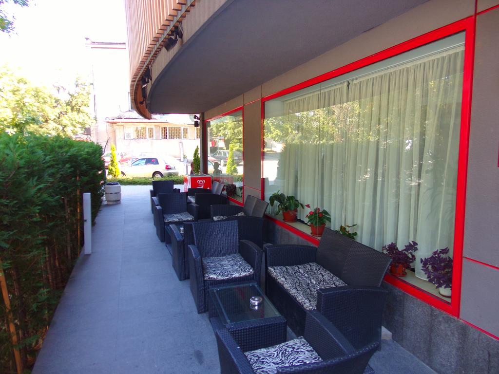 环球大酒店 杜普尼察 外观 照片